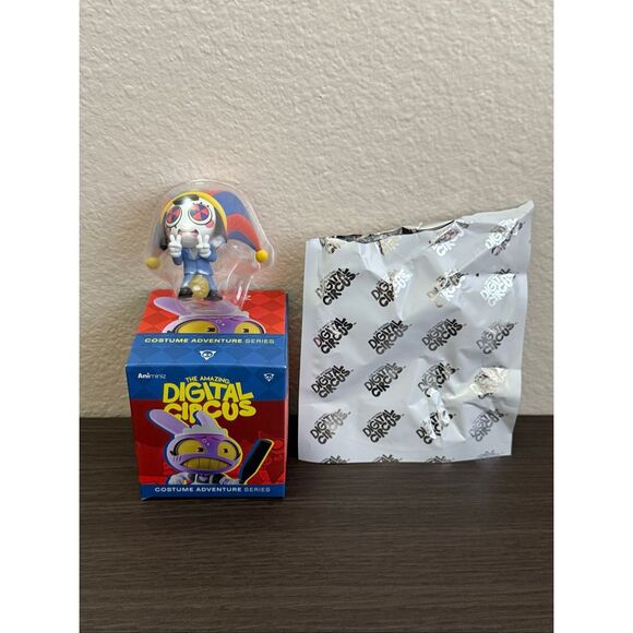 The Amazing Digital Circus Animiniz Costume Adventure Series Figure - Pomni - Picture 1 of 5